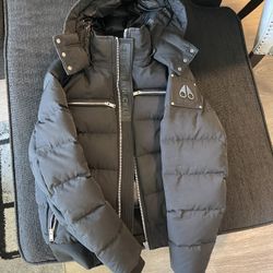 Mens moose Knuckle Coat 
