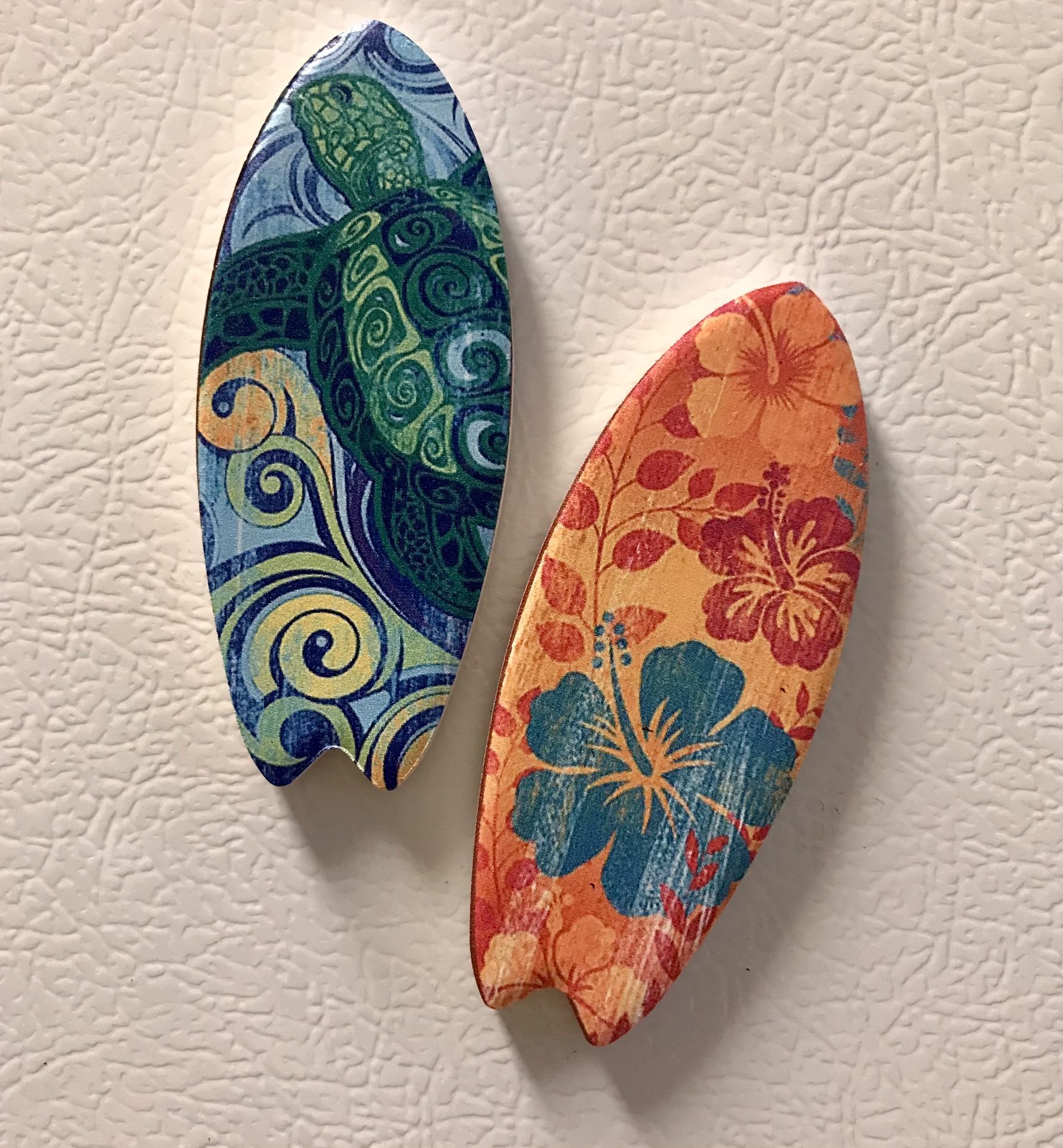 NEW SET OF 2 Ceramic “Sea Turtle” and “Hibiscus” Magnets