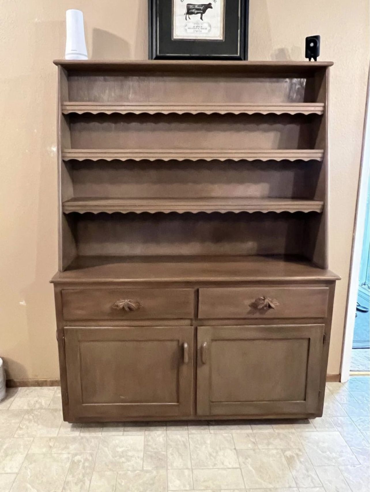 Hutch cabinet 