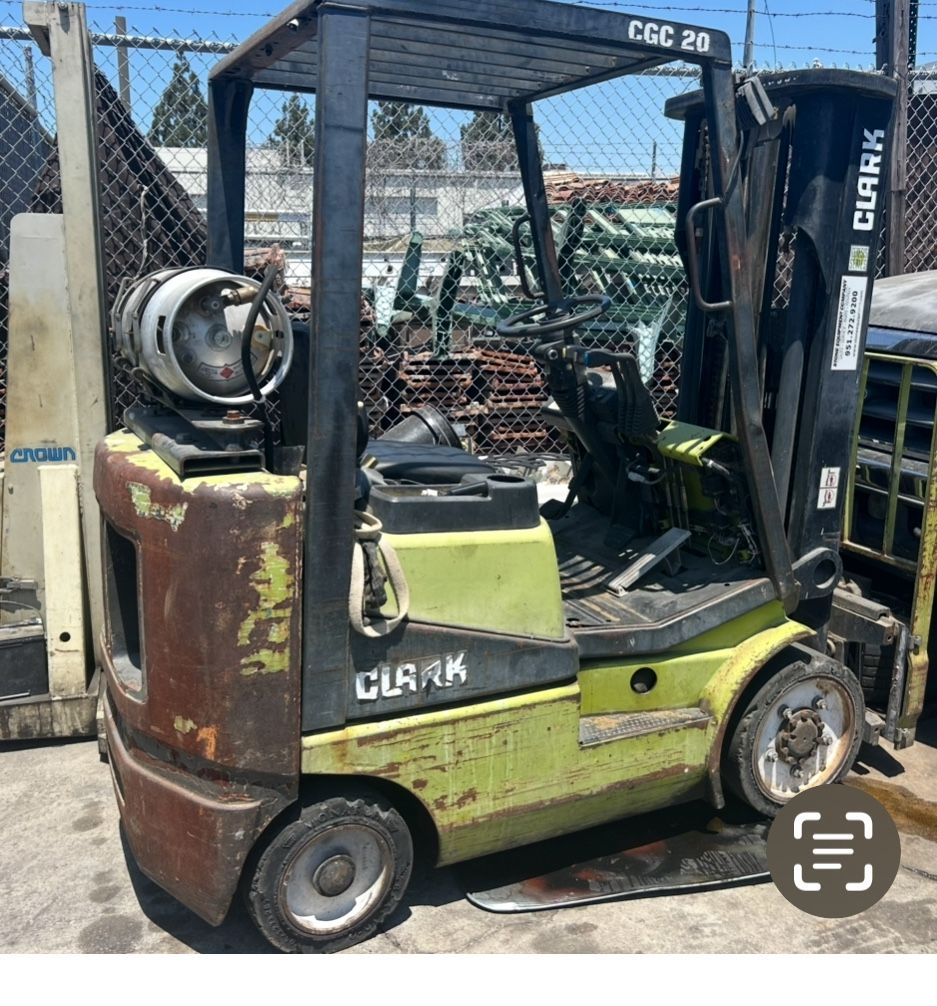 Clark forklift