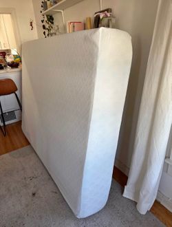Queen Size Mattress - Memory Foam