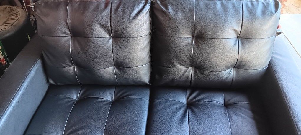 Small Couch (Black)