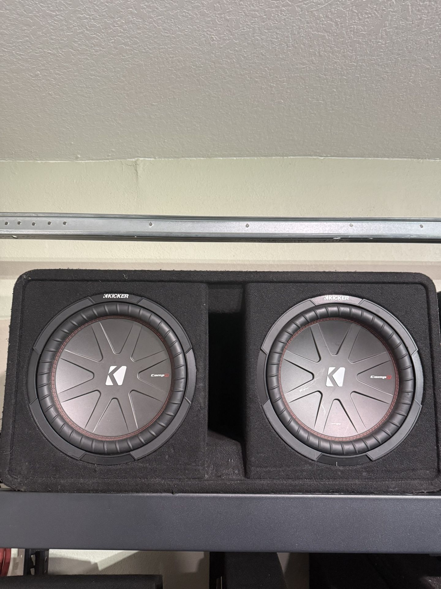Kicker Comp R 12’s In Ported Kicker Box With Kicker 800.1 Amp