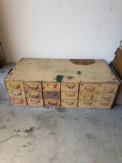 18 drawer hardware storage/organizer