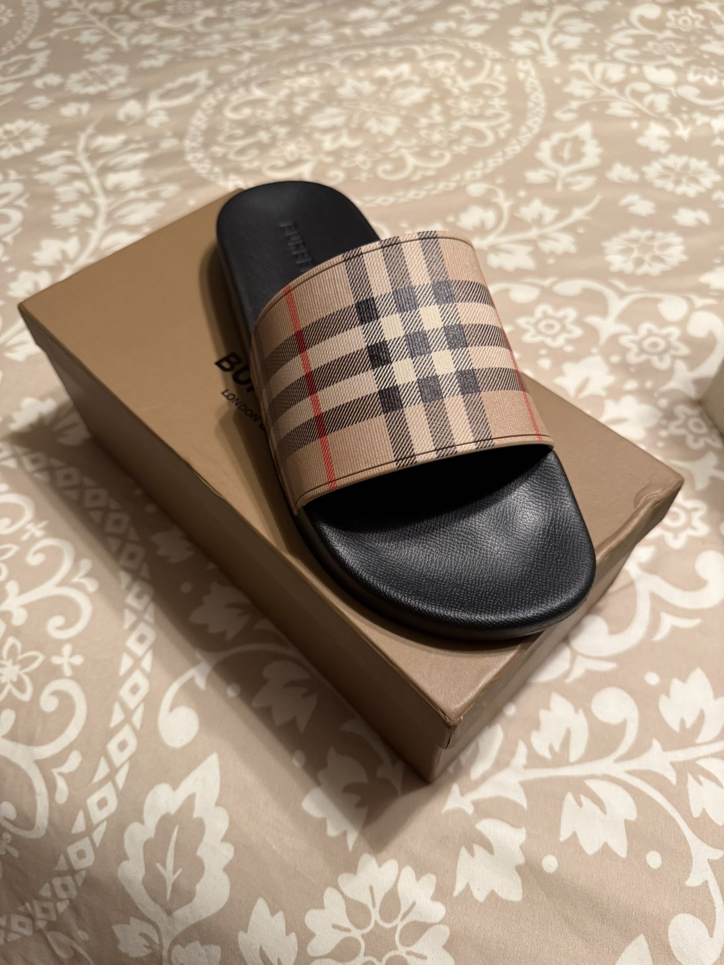 Burberry Slides Size 10 
