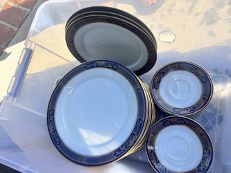 60 pcs Blue and Gold Formal China Set (Fine China / Porcelain Dinner Service with Cobalt Blue & Gold Border