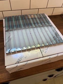 Stunning porcelain accent mosaic tile - 6 sq ft