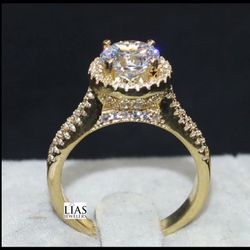 New 18k Yellow Gold Engagement Ring 