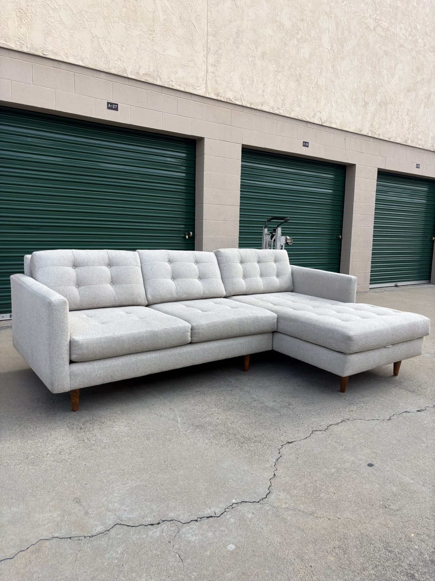Beige Mid-Century Modern Sectional Couch 🛻 Delivery Available🛻