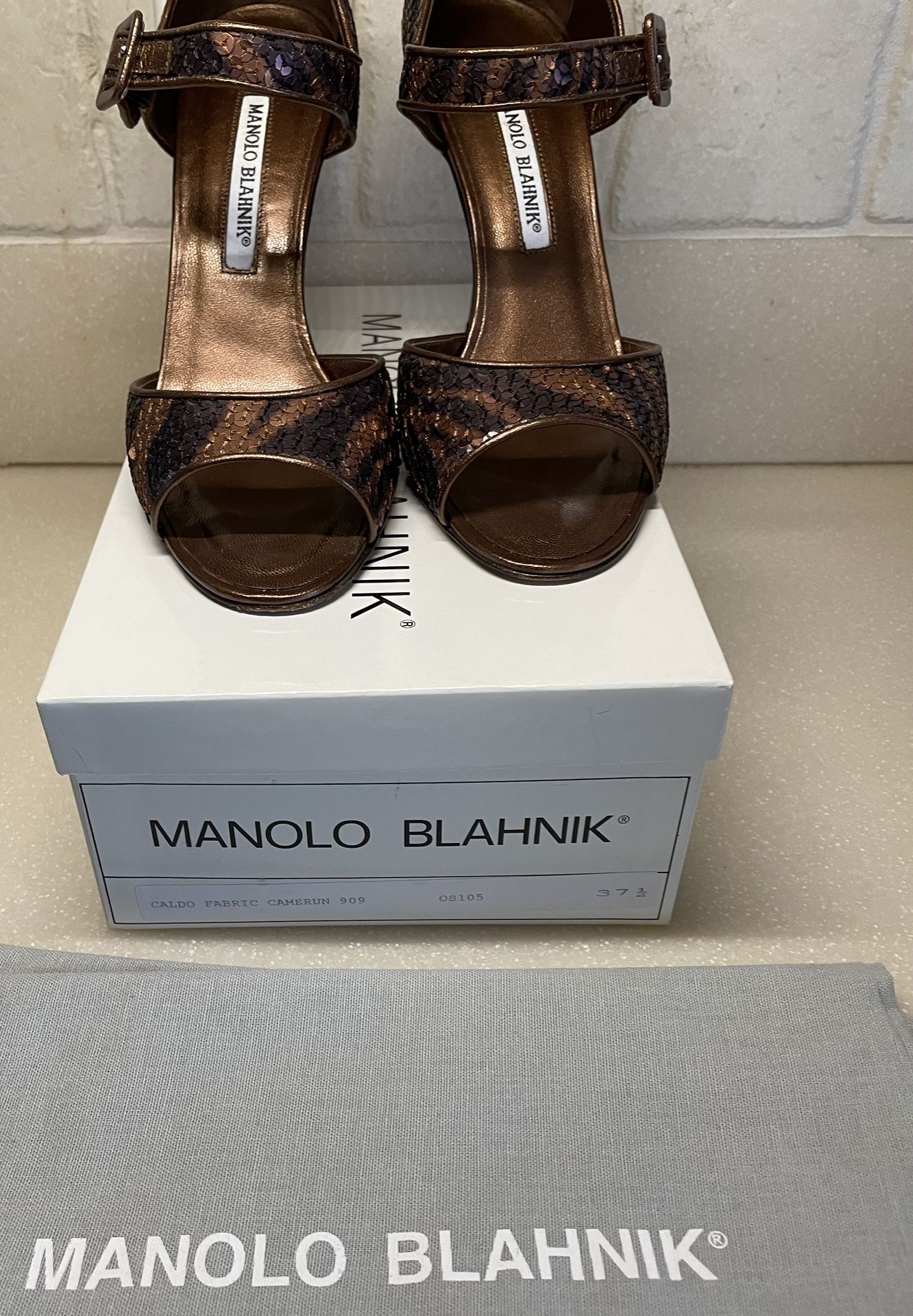 Manolo Blahnik Caldo Bronze Zebra Sequin Euc 37.5 7.5