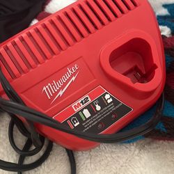 M12 Charger 