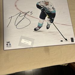 Seattle kraken mark giordano autograph 16 X 20 picture