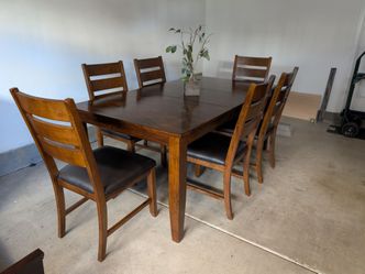 72in Long BEAUTIFUL LIKE NEW FARMHOUSE DINING TABLE SET