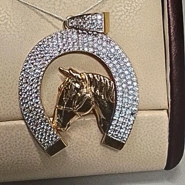 14k 8.8 Grams Horse Shoe And Horse Pendants