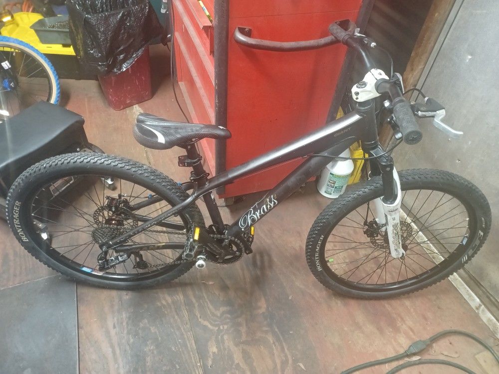 Giant BRASS 2 DIRT Jumper Mountain Bike