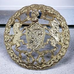 Vintage Coat of Arms Goldtone Brooch