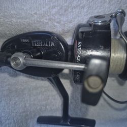 Mitchell 300A Spinning Reel – Made in France – Vintage – 4.2:1 Ratio – C-400 Spool – Smooth