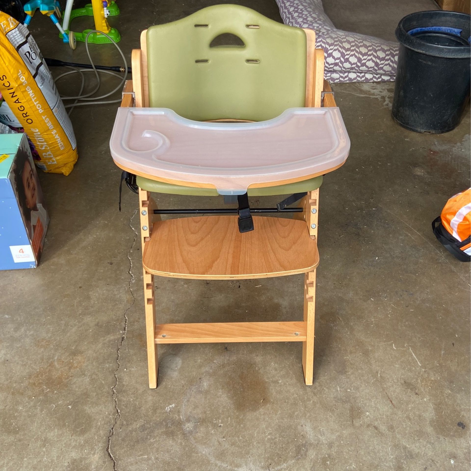 Abiie Beyond Y Wooden High Chair