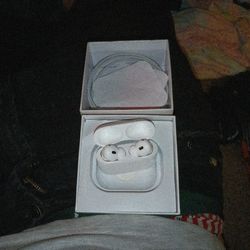 5 Apple AirPods Pro (2nd Generation) with MagSafe Wireless Charging Case (USB-C) In Box