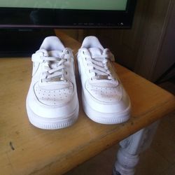 Kids Nikes White 