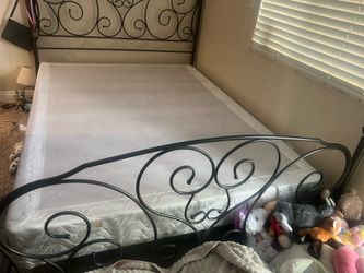 Queen metal bed  frame and box spring