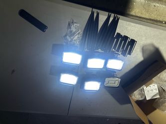 Brand new cool  white  light  6 pack  pathways  solar lights