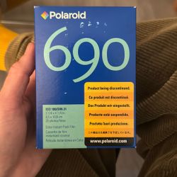 Polaroid 690