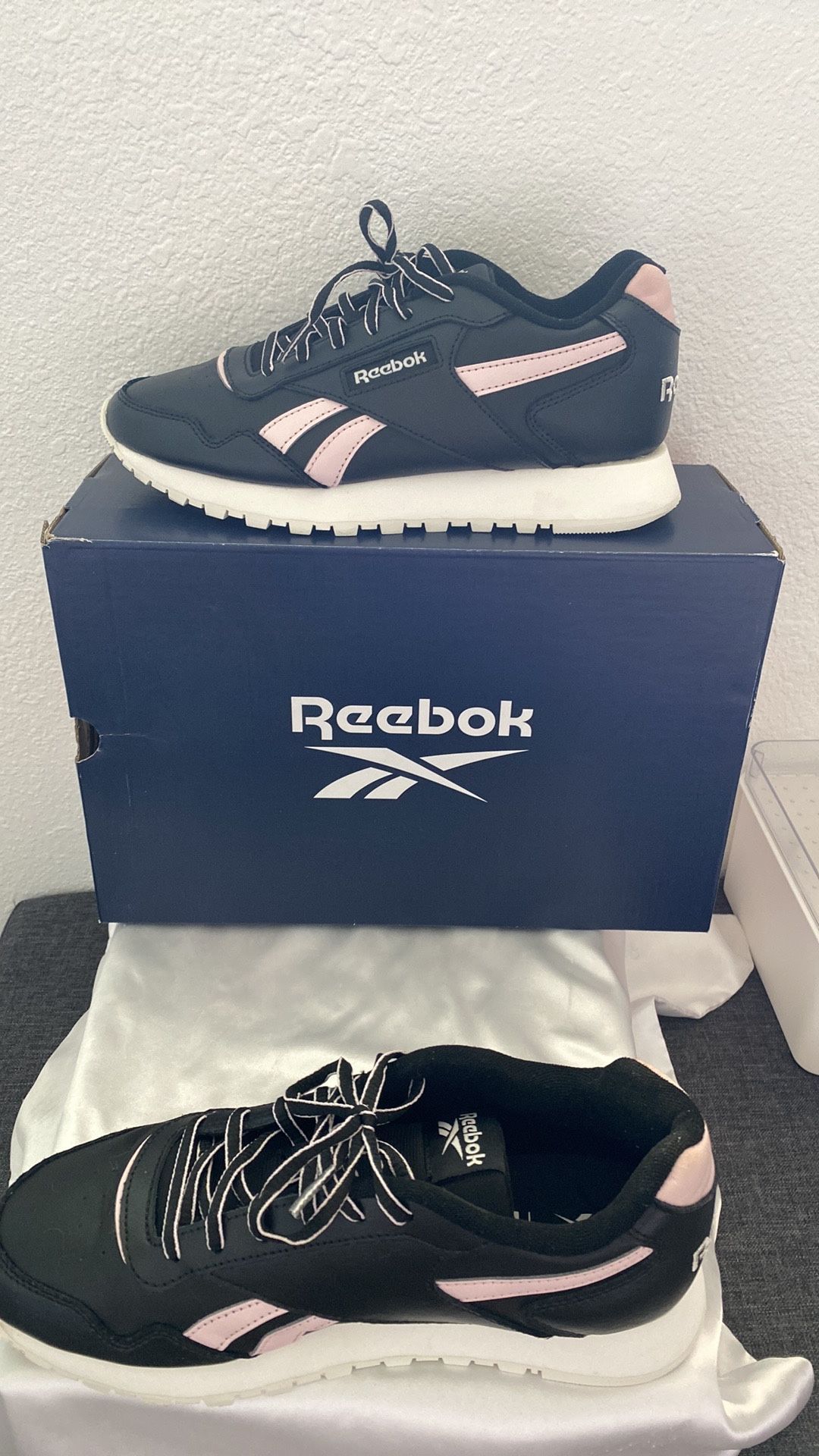 REEBOK Ladies Running Shoes!