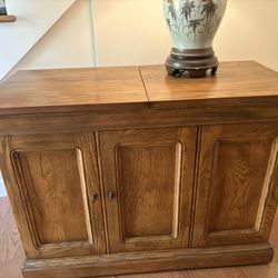 Henredon Side table Traditional Oak Rolling flip Top server 