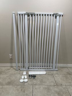Extra Tall Pet Gate / Cat Gate - Fits Openings 30” - 41”