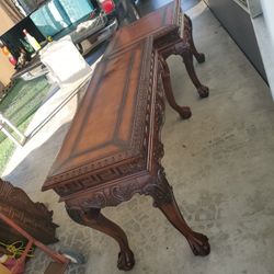 Se Vende  Par De Mesas Cafeteras Medidas  30× 30× 28 Y  52  × 20 ×30 De altura  No Madera Solida Lijera  $ 75 El Par