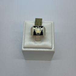 10K GOLD RING. NEW.