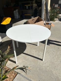Round Dining Table - 4-seater-