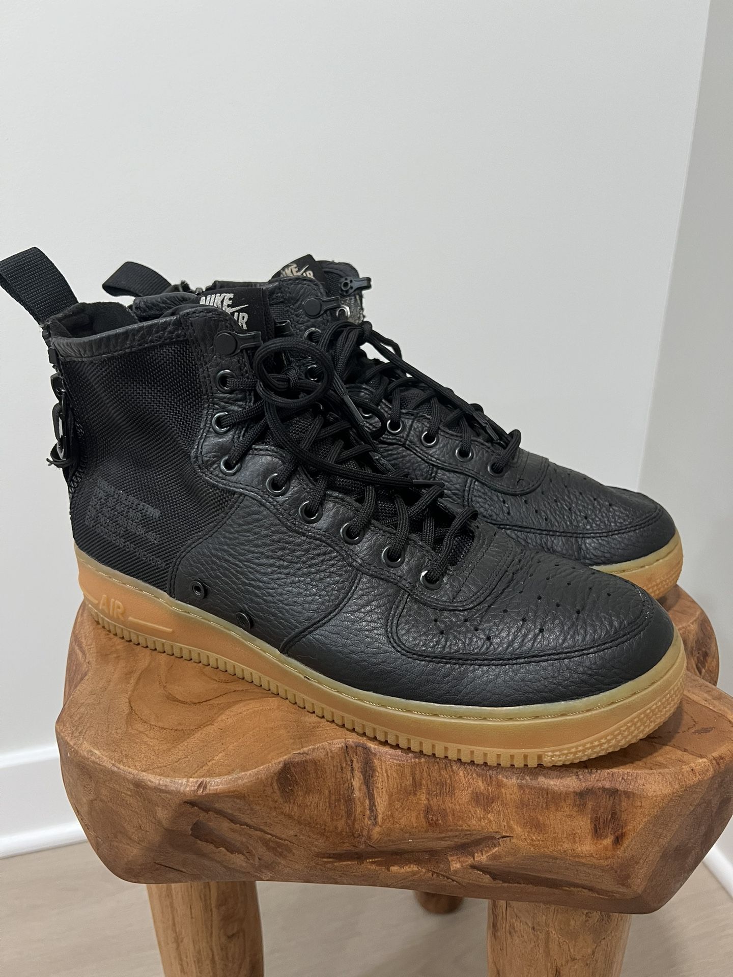 Nike Air Force 1 SF AF1 Mid SZ 10.5 Black / Gum Special 