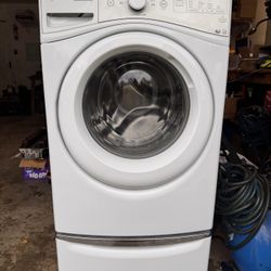 Whirlpool Duet Washing Machine W/Pedestal Clean