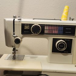 Sewing machine Kenmorein excellent working order