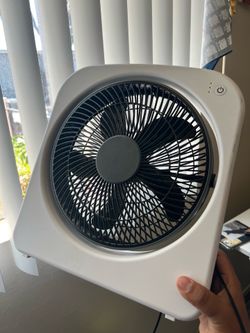 Desk fan. Ventilador