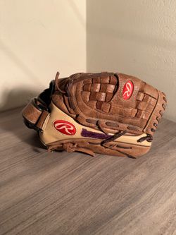12.5 Inch Rawlings Champion Series C125FP Outfield/Pitcher Fast Pitch Softball Glove