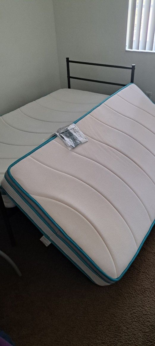 2 Twin Size Mattress With Frame