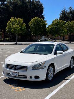 2012 Nissan maxima