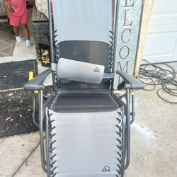 GCI OUTDOORS FOLD LOUNGE BEACH YARD ETC CHAIR LIKE BRAND NEW 22 FIRM