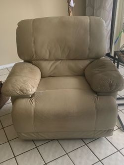 Recliner leatherette