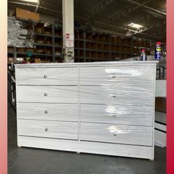 8 drawers dresser / Eight drawers dresser