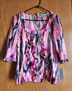 Harvé Benard Blouse Women Large Pink/ Black Abstract Ruffle Front 3/4 Sleeve NWT