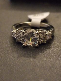 Women's wedding engagement promises ring size 9.0