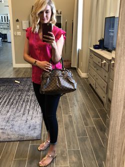 In Depth! Louis Vuitton Trevi PM Review  Whats I carry & Comparing to  Speedy + Neverfull 
