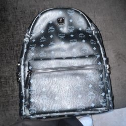 Mens Medium Black Backpack 