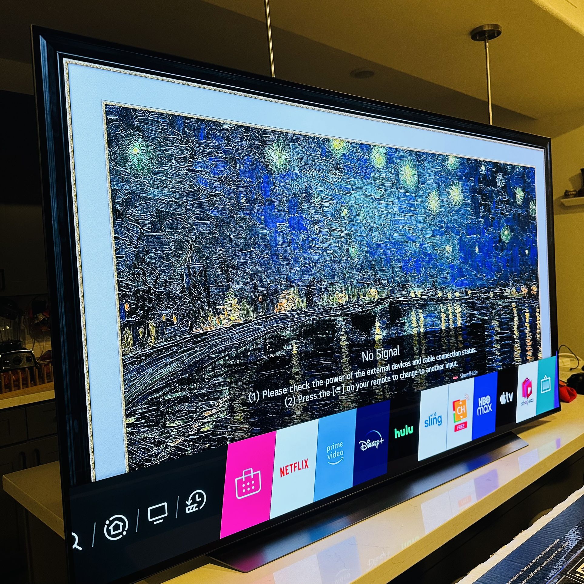 OLED 65” L/G Smart Tv UHD HDR 4k! Excellent Picture!!