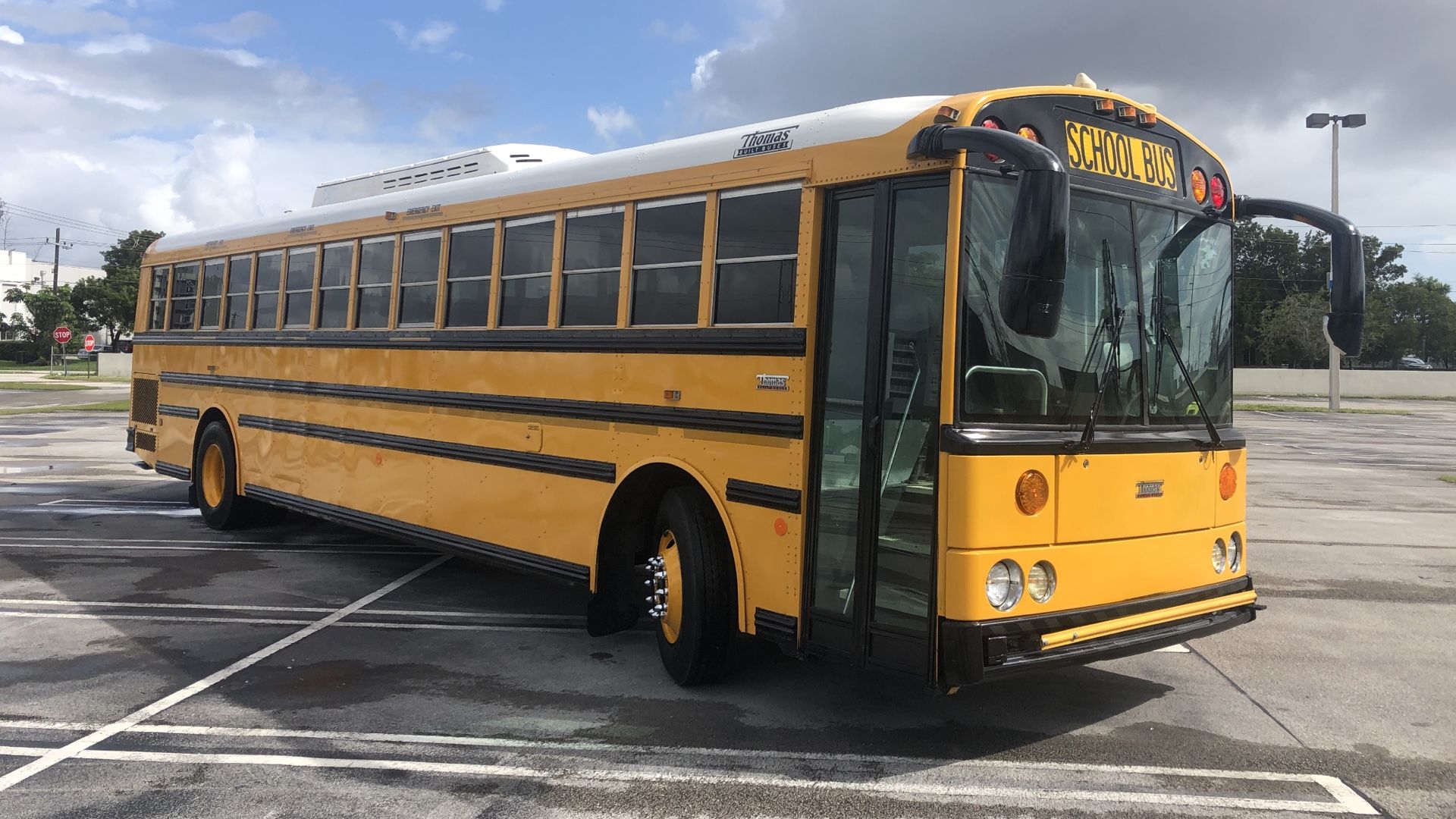 2007 Thomas HDX SCHOOL BUS with Air Conditioning for Sale in Miami, FL ...