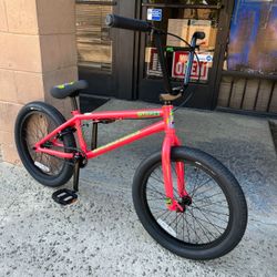 GT Performer Dirtlip BMX Bike